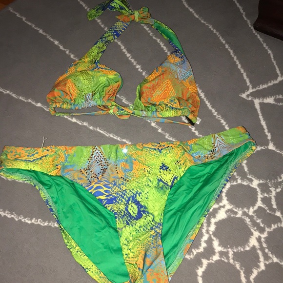 Beaded bikini - Picture 1 of 3